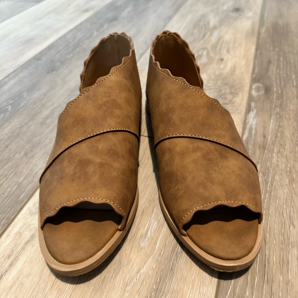Size 7 brown sandals